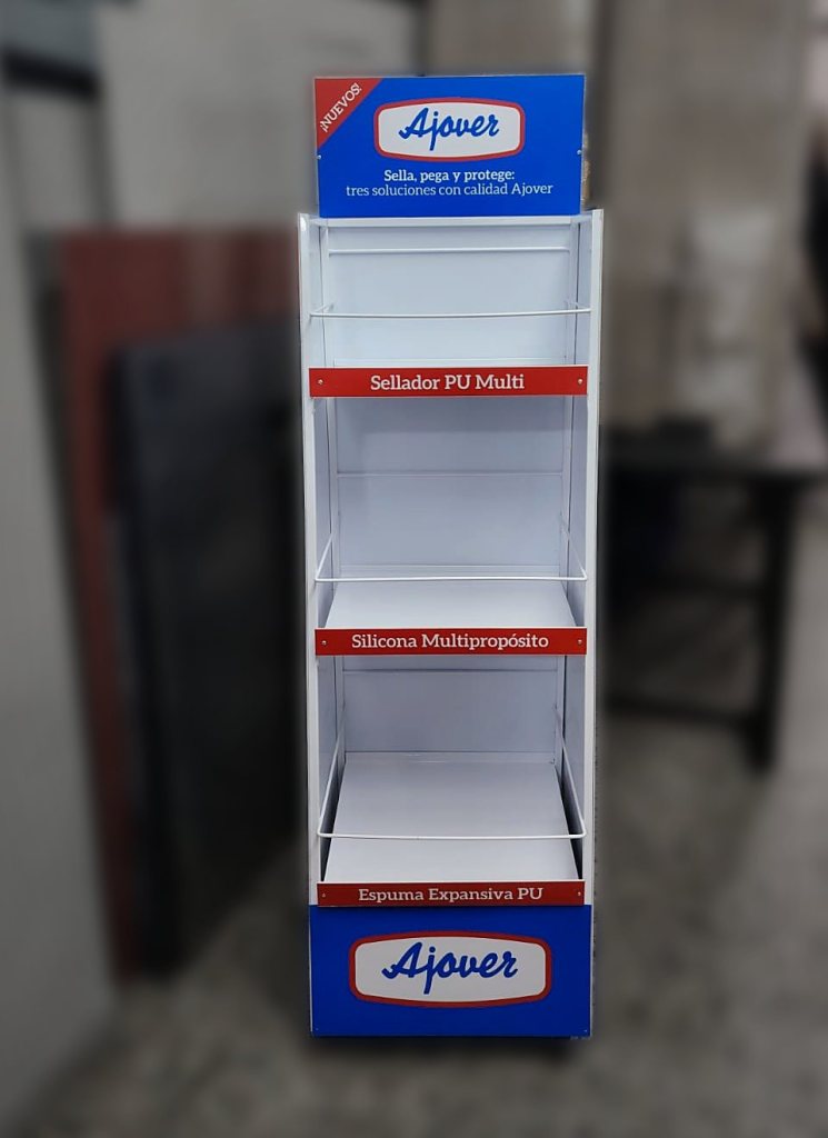 Exhibidor de piso Ajover en la planta de Macromet en Bogotá